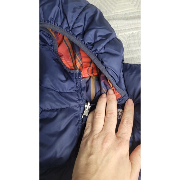 The North Face Toddler 3T 550 Reversible Down Puffer Jacket – Navy & Red Plaid - Picture 6 of 11